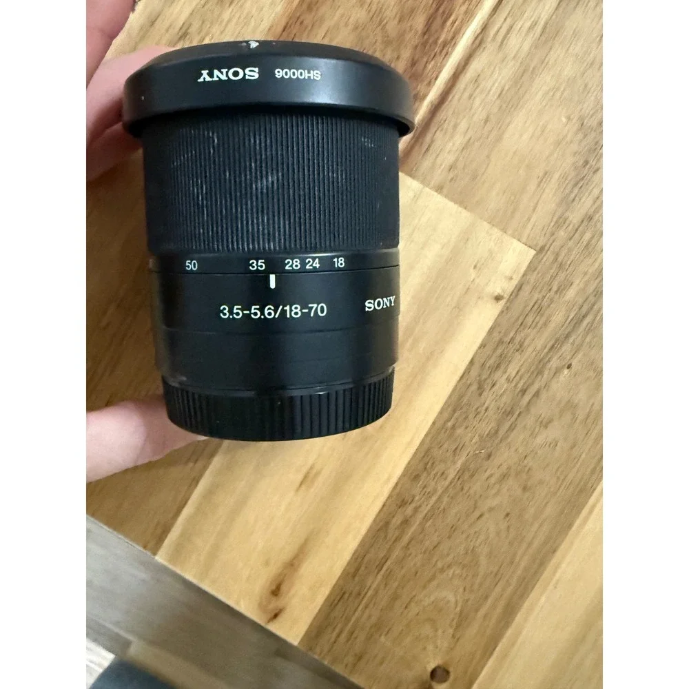 Sony DT 18-70mm f/3.5-5.6 AF Lens SAL1870 w/ Hood &‎ Rear Cap